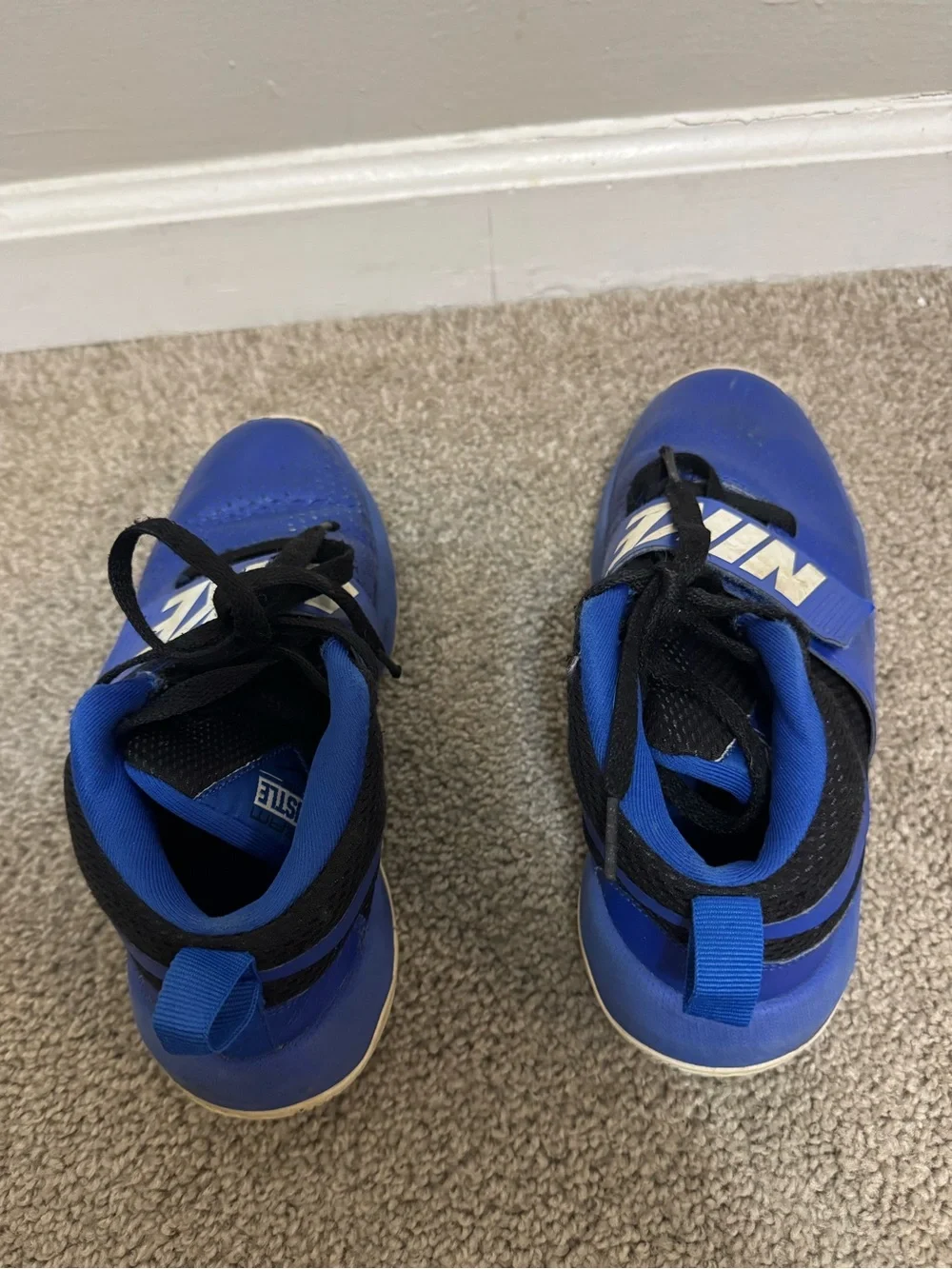 Nike Team Hustle D8 Basketball Sneakers Shoes 4.5 Youth Athletic Blue